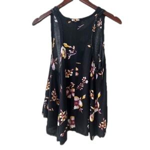 Shyanne Women sleeveless blouse size S